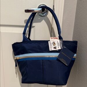 Adrienne Vittadini Dark Blue Lunch Tote New 
Approx 16”Lx 10 H x6.5”W